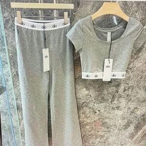 ALO Yoga Gray Women's Sweater Set